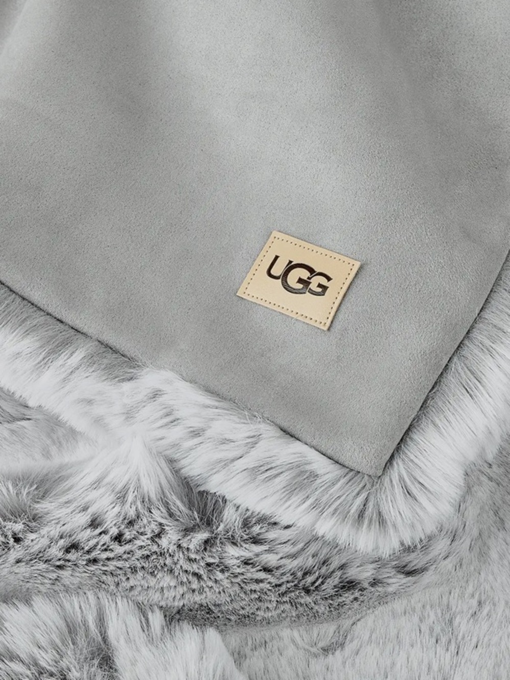 UGG Wyatt Reversible Gray White Black Throw Cozy Faux Fur Blanket 50" x 70" - Picture 5 of 10